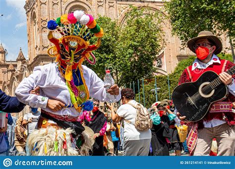 Ecuadorian Folk Dancers In Christmas Parade Editorial Photo Image Of