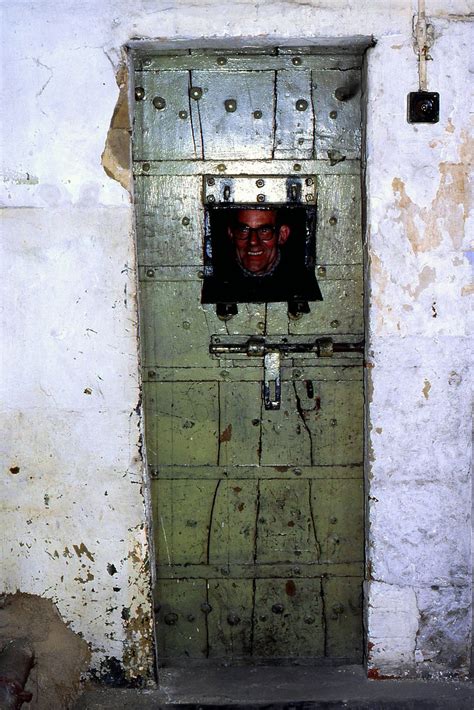Pontefract Town Hall Prison Cells Now A Shop 1980s Flickr
