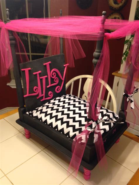 Canopy dog bed. | Dog canopy bed, Puppy beds, Diy dog bed