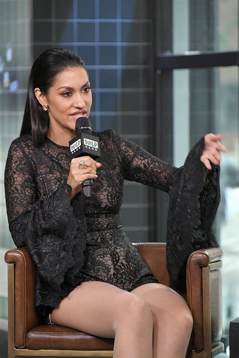 Janina Gavankar Nue Photos Biographie News De Stars Les Stars Nues