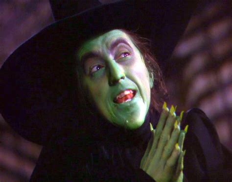 7 Halloween Makeup Moments From Our Favorite Witch Movies Vogue