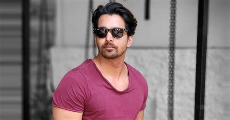 Actor Harshvardhan Rane Donates Oxygen Concentrator To Cyberabad Police