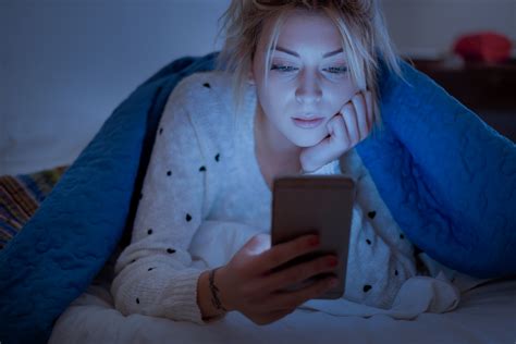 Teenage Sexting Linked To Increased Sexual Behaviour Drug Use And Poor