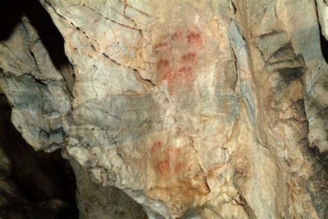 Cueva de Ardales Pinturas rupestres de la época solutrense 20 000