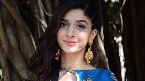 mawra hocane s first look as sammi is out celebrity images
