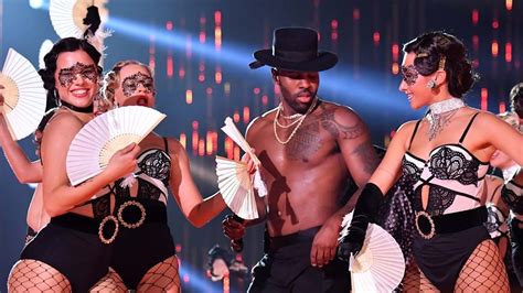 Jason Derulo Would Like You To Know Its Too Hot For Clothes In His Neighbourhood Hit Network