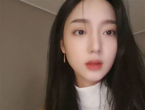 이래도 먹고싶나 사비로 '누렁이' 만든 미드 프렌즈 제작자. 외질혜 닮은 BJ 하알라, 그녀는 누구?/ 하알라 아버지 직업 눈이 ...