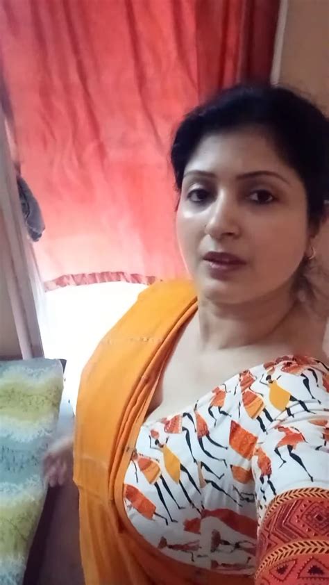 Hot Chubby Homely Bengali Aunty Open Big Navel And Cleavage In Orange Saree Mkv Snapshot 00 01