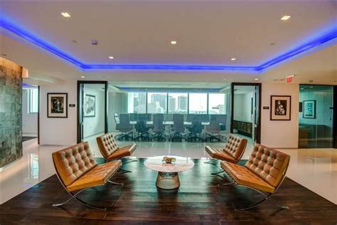 Full Service Luxury Office Space Miami 990 Biscayne Blvd