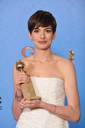 70th Annual Golden Globe Awards 011313 014 Anne Hathaway Fan