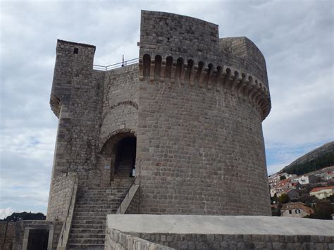 A Walk Around The Top Of Dubrovniks Old Town Walls T1d Wanderer