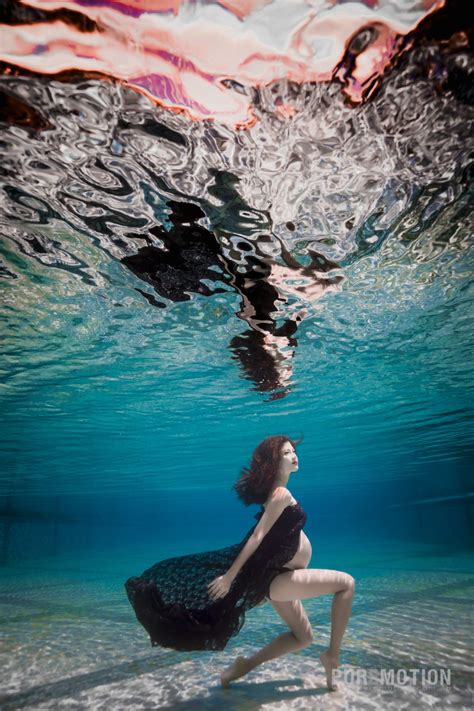 Aqua Maternity Underwater Pregnancy Portrait Alex Huang Puremotion