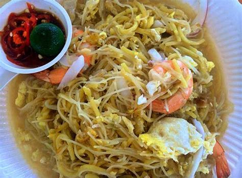 This single plate of hokkien mee checked all the boxes for me. The 5 Best Hokkien Mee in Singapore | TheBestSingapore.com