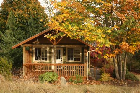 It sleeps up to 14 people and is dog friendly! 12 Of The Best Cabins In Washington
