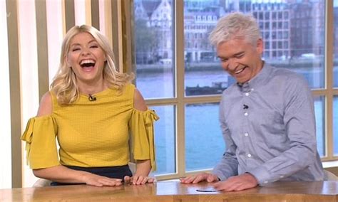 Holly Willoughby Returns To This Morning After Sickness Daily Mail Online