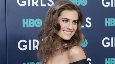Allison Williams Says Goodbye To Girls With A Blonde Hair Transformation Vogue