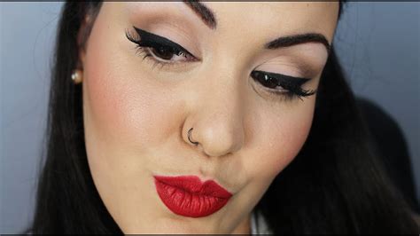 Look Básico Delineado Pin Up Pin Up Eyeliner Naked Basics YouTube