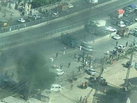 لاہور میں خودکش حملے میں 10 پولیس اہلکاروں سمیت 25 افراد شہید، 52 زخمی ہم سب