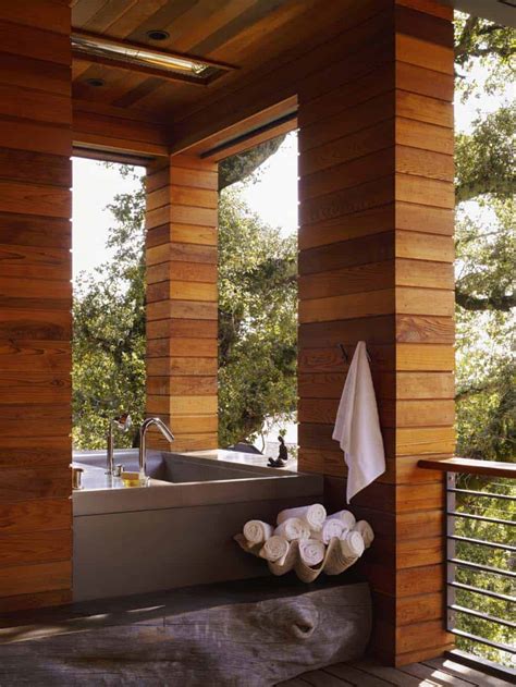 28 Most Incredible Outdoor Tub Ideas For An Invigorating Experience
