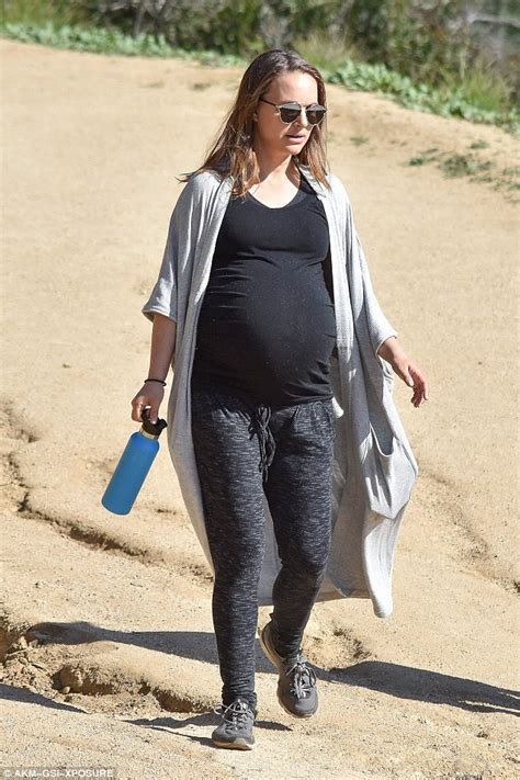 Pregnant Natalie Portman Takes Morning Walk In California Daily Mail