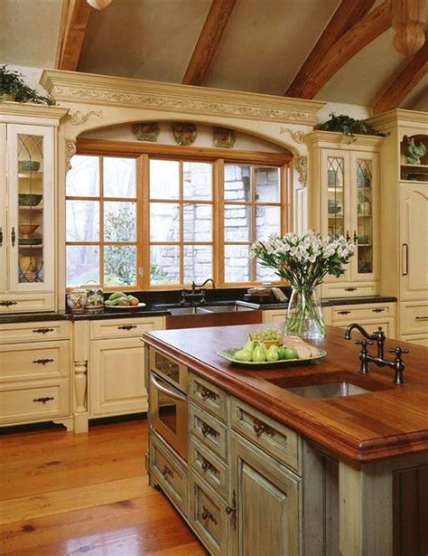 Country kitchen cabinets are meant to be warm, comfortable and inviting with a timeless, natural appearance. 20 Ways to Create a French Country Kitchen