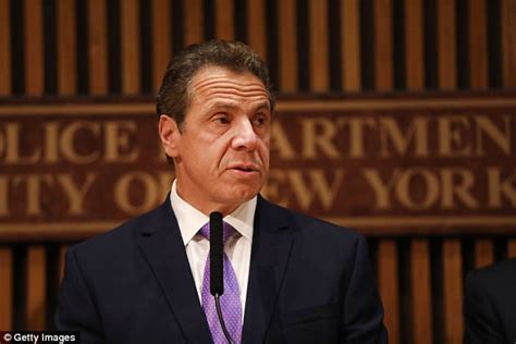 Andrew Cuomo Accused Of Ignoring Sex Harassement Complaint Daily Mail Online