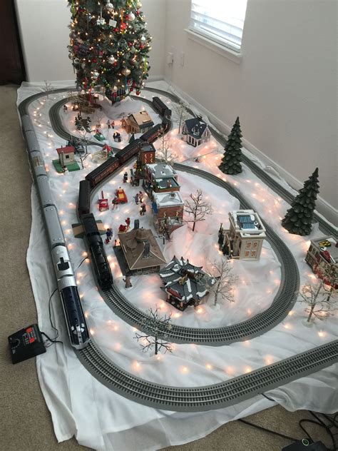 Bill Aston S Christmas Model Train Layout Artofit