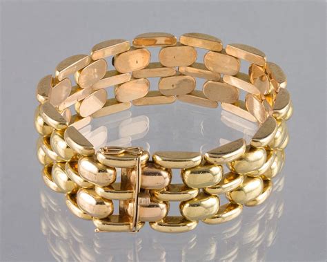 Lot A Ladys 14kt Yellow Gold Link Bracelet