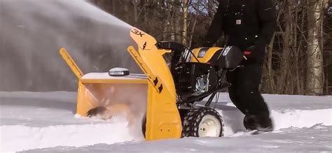Three Stage Snow Blower Buying Guide How To Pick The Perfect 3 Stage