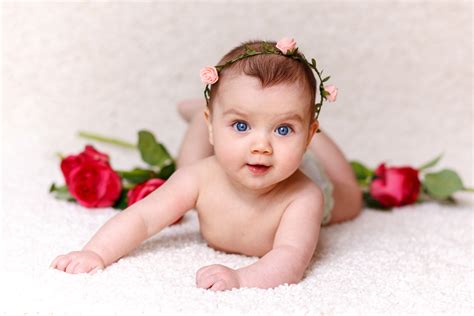 Gambar Orang Gadis Daun Bunga Anak Berwarna Merah Muda Bayi