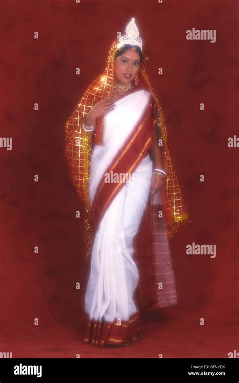Indian Brides Bengali Bride Wedding Dress Marriage Costume Wearing Mukut Topor Red