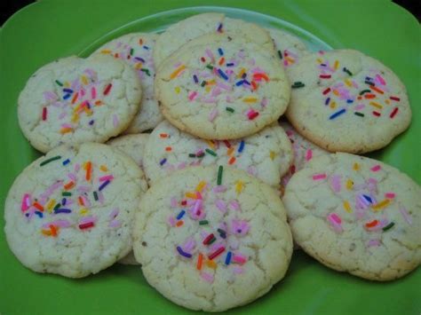 They have a mild anise flavoring, which is very typical of italian baked goods. Anise Cookies | Recipe | Anise cookies, Anise cookie ...