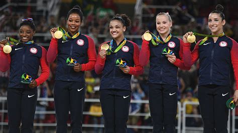 Final Five Work As One Laurie Hernandezs Team Spirit Makes Gymnastics Gold Easier