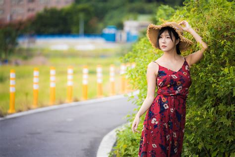 4k Asian Brunette Girl Dress Hat Sitting Bokeh Glance Grass Hd