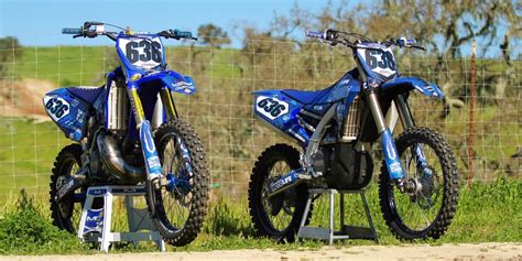If you're on the fence about the differences between 2 stroke vs 4 stroke dirt bikes, hopefully today's blog will shed light on some of the pros and cons folks have shared when it comes to choosing the right dirt bike engine. Gearhead vs. Gearhead: 2-stroke vs. 4-stroke | MotoSport