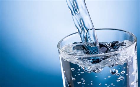 Find the best 4k animated wallpaper on getwallpapers. Download wallpapers pouring water, 4k, glass of water, a ...