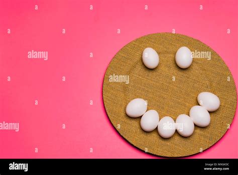 A Plate Of 8 Smiley Uncolored Easter Eggs Stock Photo Alamy