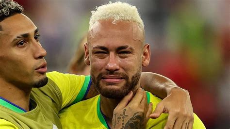 coupe du monde neymar publie des messages privés avec des coéquipiers après l élimination du brésil