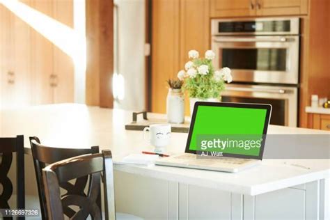 Green Screen Kitchen Photos And Premium High Res Pictures Getty Images