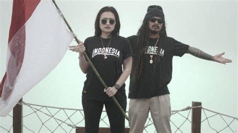 Download video viral nathalie holscher 20 detik. Single Baru Nathalie Holscher & Dellu Uyee, Indonesia Pasti Maju, Kolaborasi Bareng Penyanyi ...