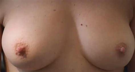 Sexy nackte brüste bilder Whittleonline