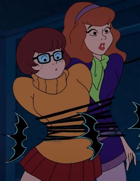Pin By Pop Corn On Daphne X Velma Cartoon Crazy Velma Scooby Doo