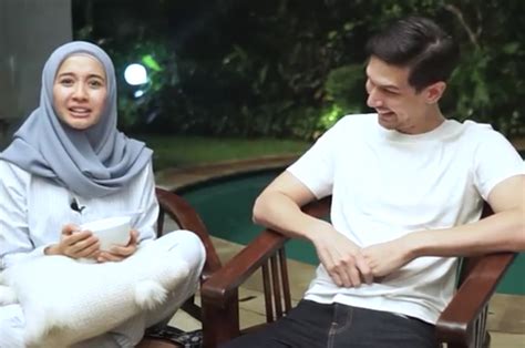 Laudya cynthia bella memang dikabarkan telah bercerai dengan engku emran. Disebut-sebut Sebagai Pengganti Engku Emran, Dimas Beck ...