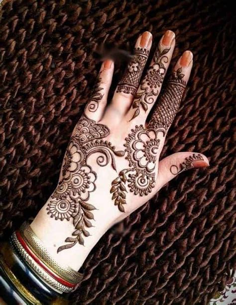 A Roundup Of Latest Pakistani Henna Designs 2019 Sheideas
