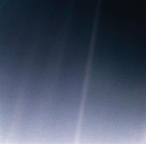 Iconic ‘pale Blue Dot Photo Carl Sagans Idea Turns 30 Cornell