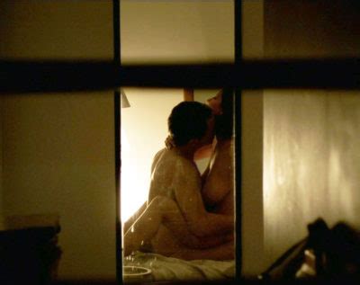 Les photos de Valérie Karsenti nue dans une scène de sexe torride