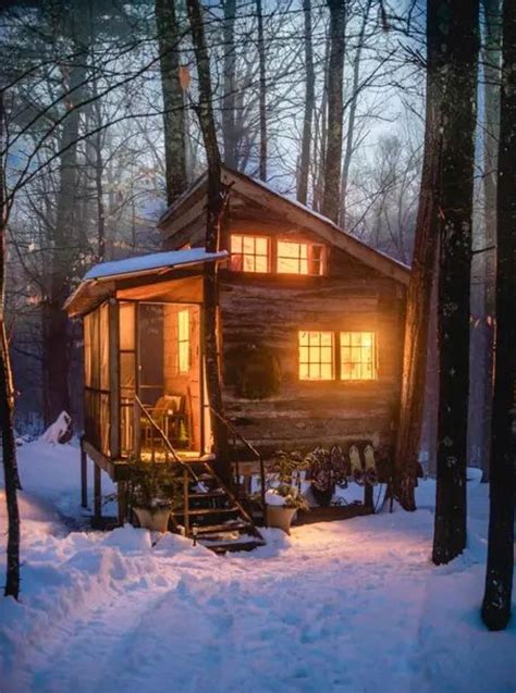 Warm Cabin On A Snowy Night Interiordesign Cozyplace Rustic