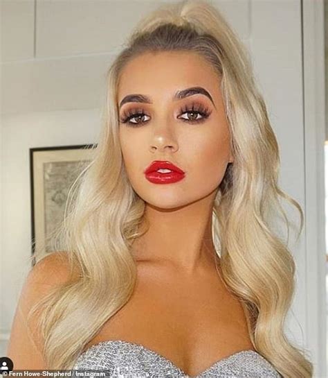 Love Islands Molly Mae Hague Ditches Her Trademark Bun And Muted Make
