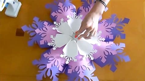 Giant 3d Paper Snowflake 17 Diy Projects Tutorials Paper Flowers