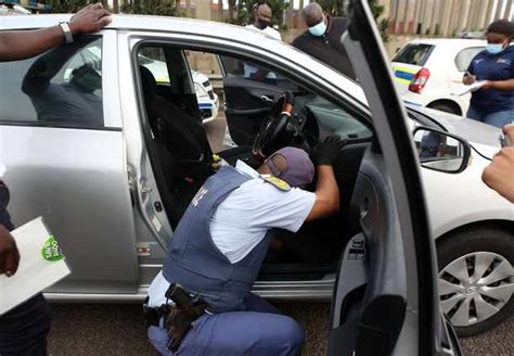 Pics Durban Police Set Up Roadblocks In Crime Crackdown